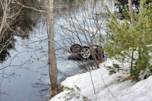Read more about the article Woman Crashes into Little Androscoggin in Auburn