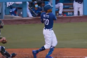Read more about the article Mookie Betts Set to Sign $380M Deal with Dodgers