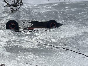 Read more about the article Two Men Who Broke Through Ice in Searsmont Rescued